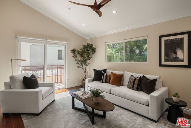 1568 S Point View Street, Los Angeles, CA 90035