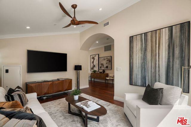 1568 S Point View Street, Los Angeles, CA 90035