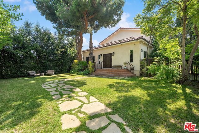 1568 S Point View Street, Los Angeles, CA 90035