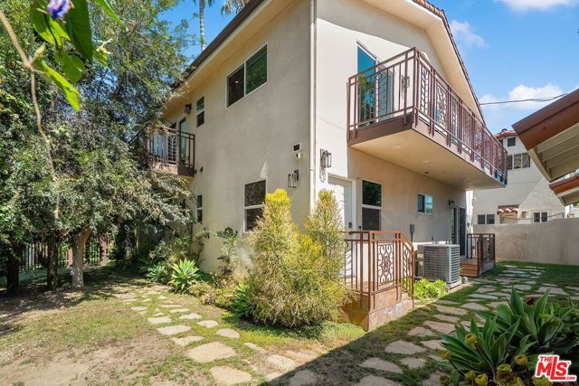 1568 S Point View Street, Los Angeles, CA 90035