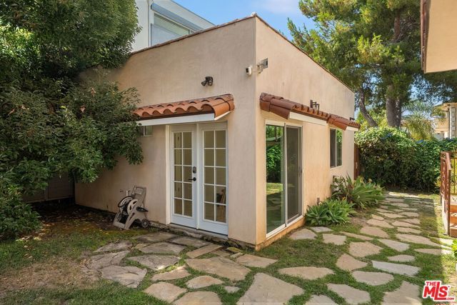 1568 S Point View Street, Los Angeles, CA 90035