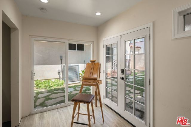 1568 S Point View Street, Los Angeles, CA 90035