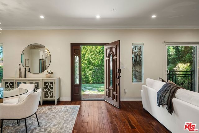 1568 S Point View Street, Los Angeles, CA 90035