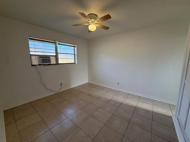 2915 JACKSON Street 12, Hollywood, FL 33020