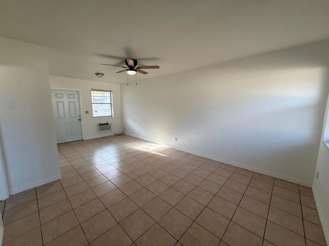 2915 JACKSON Street 12, Hollywood, FL 33020