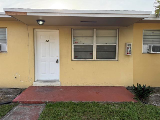 2915 JACKSON Street 12, Hollywood, FL 33020