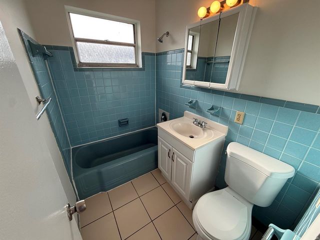 2915 JACKSON Street 12, Hollywood, FL 33020