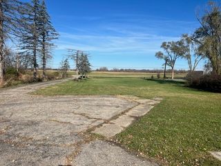 18863 W State Line Road, Antioch, IL 60002