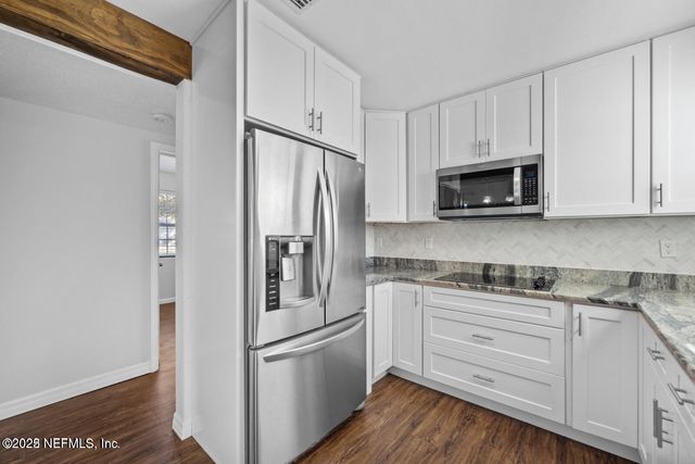 1818 10TH Street N, Jacksonville Beach, FL 32250