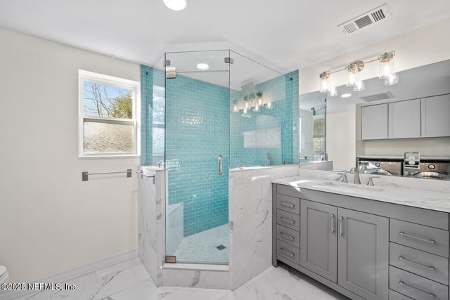 1818 10TH Street N, Jacksonville Beach, FL 32250