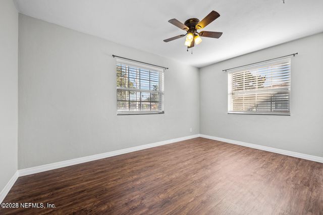 1818 10TH Street N, Jacksonville Beach, FL 32250