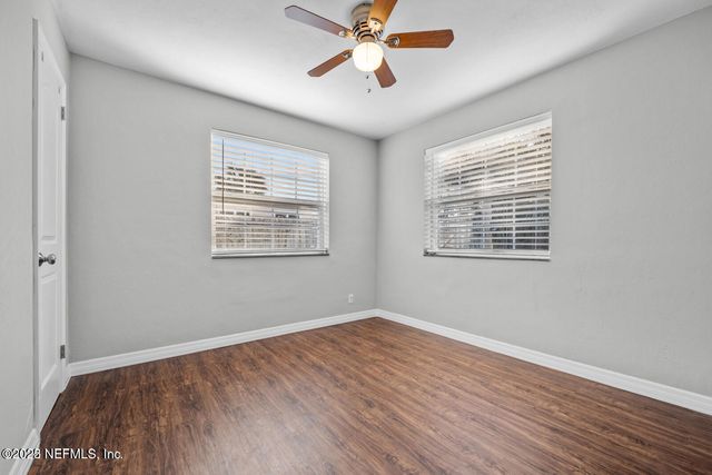 1818 10TH Street N, Jacksonville Beach, FL 32250