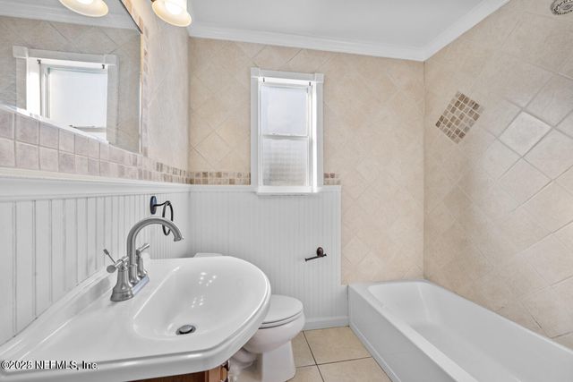 1818 10TH Street N, Jacksonville Beach, FL 32250