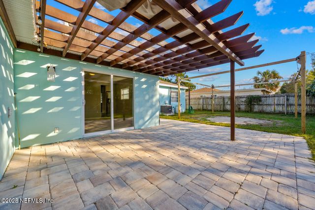 1818 10TH Street N, Jacksonville Beach, FL 32250