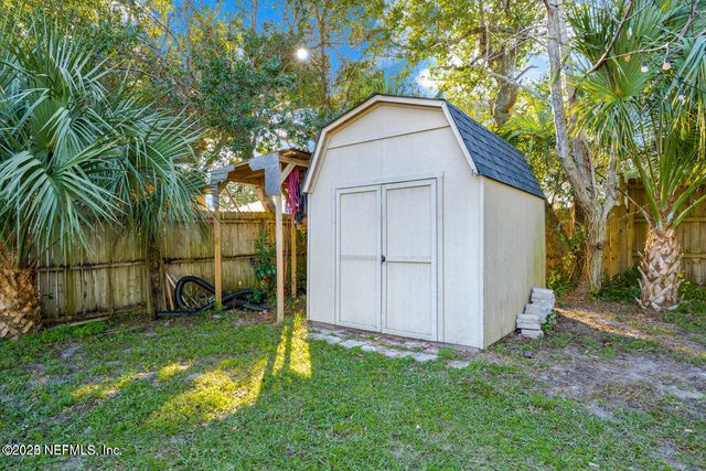 1818 10TH Street N, Jacksonville Beach, FL 32250