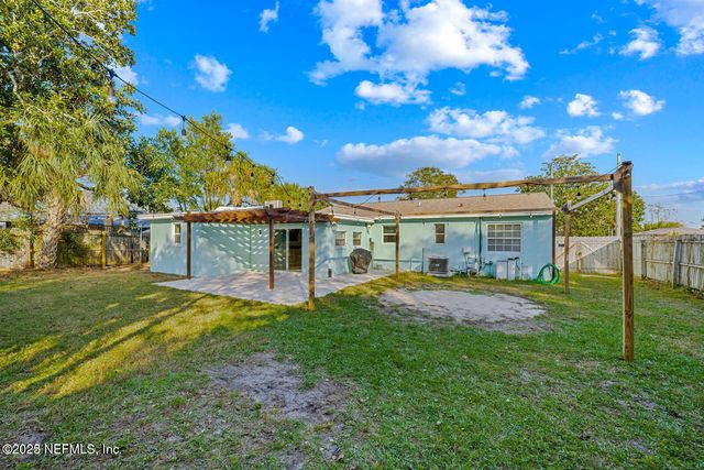 1818 10TH Street N, Jacksonville Beach, FL 32250