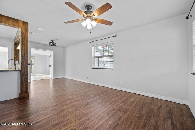 1818 10TH Street N, Jacksonville Beach, FL 32250