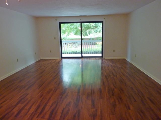 47 Dogwood Dr Apt 107, Nashua, NH 03062