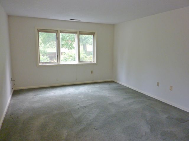 47 Dogwood Dr Apt 107, Nashua, NH 03062