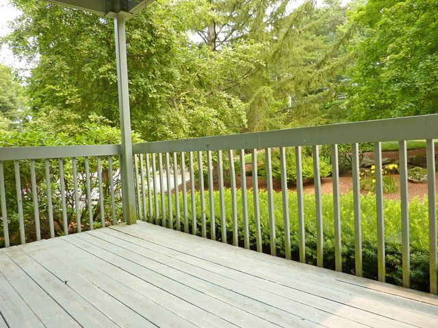 47 Dogwood Dr Apt 107, Nashua, NH 03062