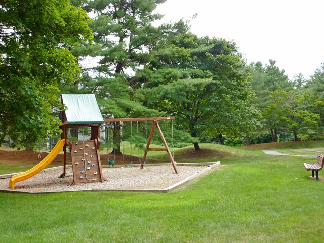 47 Dogwood Dr Apt 107, Nashua, NH 03062