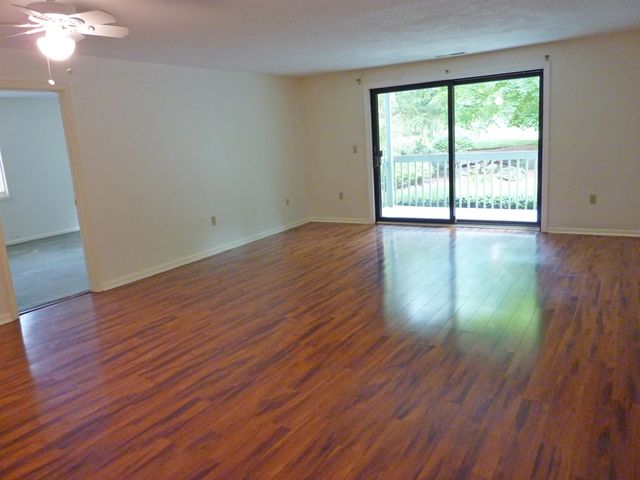 47 Dogwood Dr Apt 107, Nashua, NH 03062