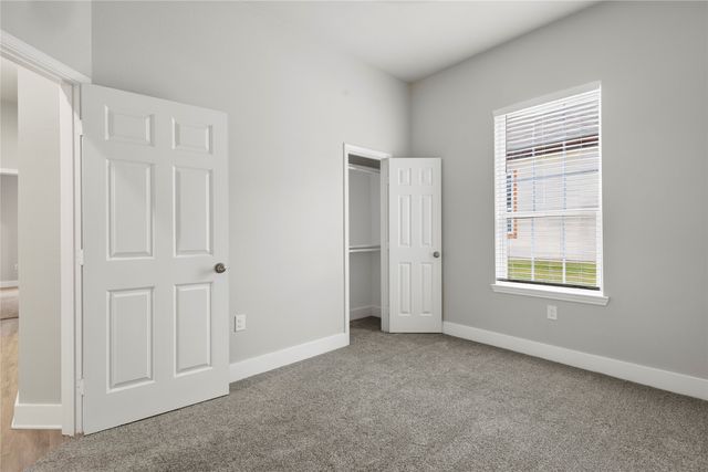 401 S 4th Street, Bonham, TX 75418