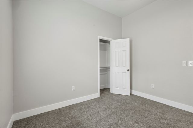 401 S 4th Street, Bonham, TX 75418