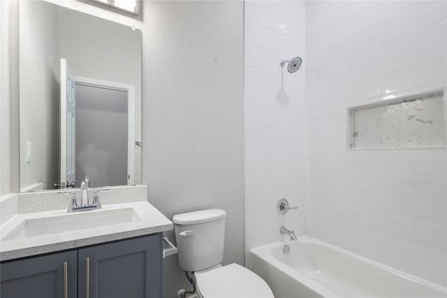 401 S 4th Street, Bonham, TX 75418