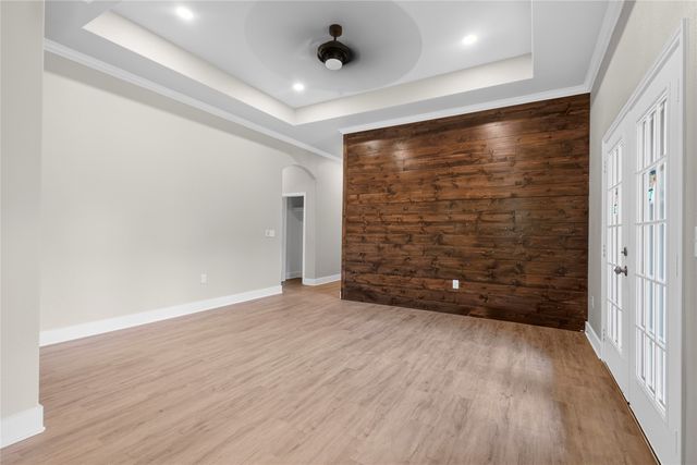 401 S 4th Street, Bonham, TX 75418