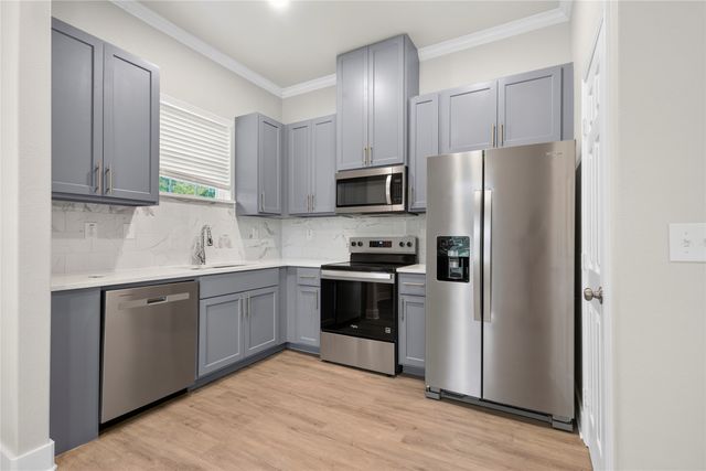 401 S 4th Street, Bonham, TX 75418