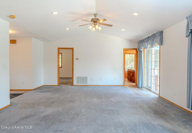6612 W Salishan WAY, Spirit Lake, ID 83869