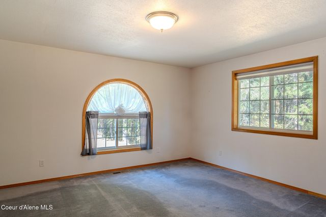 6612 W Salishan WAY, Spirit Lake, ID 83869
