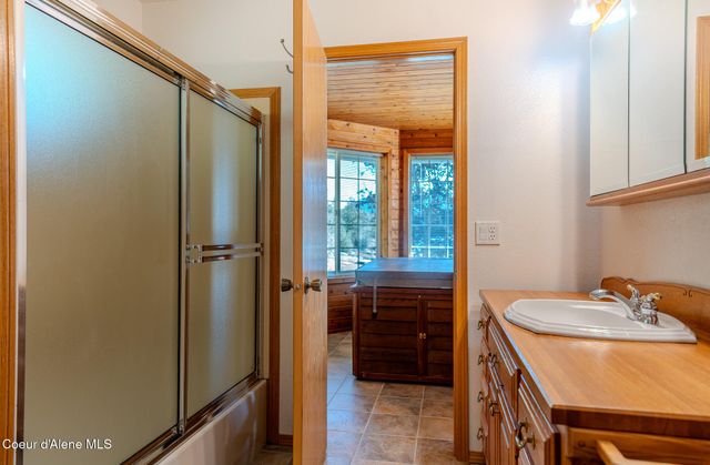 6612 W Salishan WAY, Spirit Lake, ID 83869