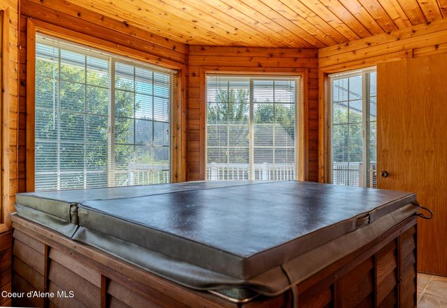 6612 W Salishan WAY, Spirit Lake, ID 83869