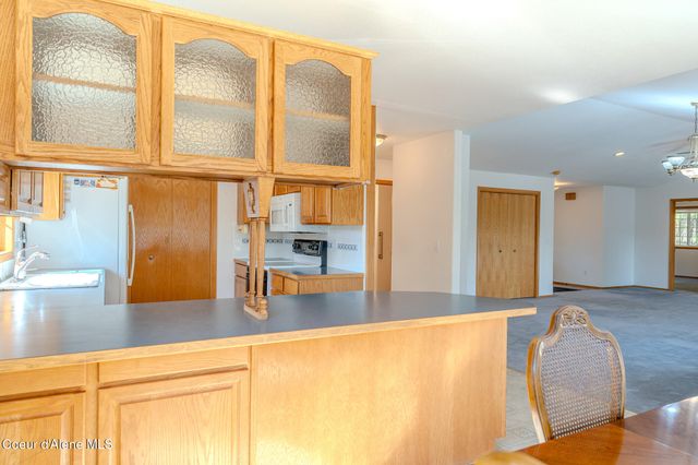 6612 W Salishan WAY, Spirit Lake, ID 83869