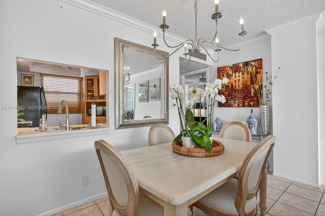 115 Royal Park Drive 2C, Oakland Park, FL 33309
