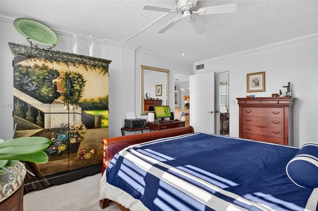 115 Royal Park Drive 2C, Oakland Park, FL 33309