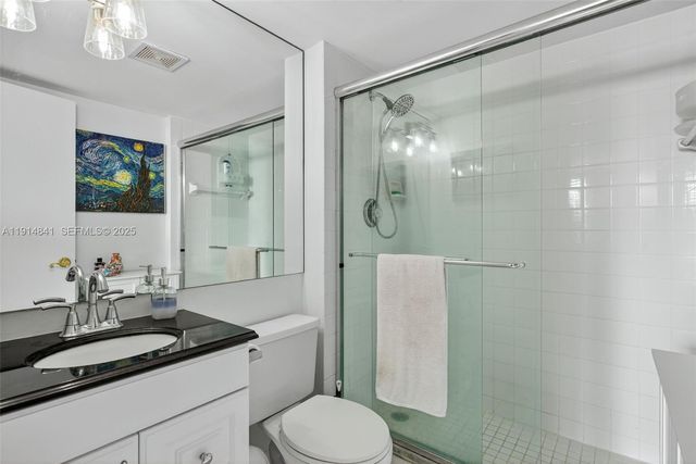 115 Royal Park Drive 2C, Oakland Park, FL 33309