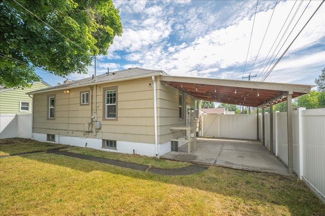 4903 N Cannon St, Spokane, WA 99205