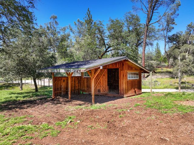 1159 Borrego Dr, Mokelumne Hill, CA 95245