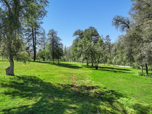 1159 Borrego Dr, Mokelumne Hill, CA 95245