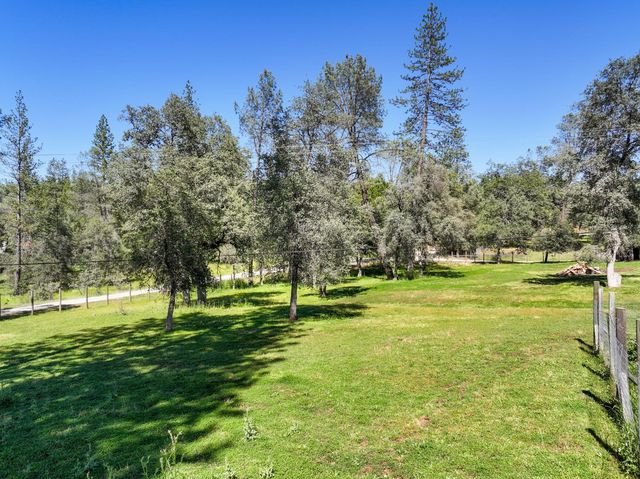 1159 Borrego Dr, Mokelumne Hill, CA 95245