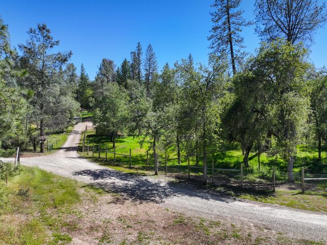 1159 Borrego Dr, Mokelumne Hill, CA 95245