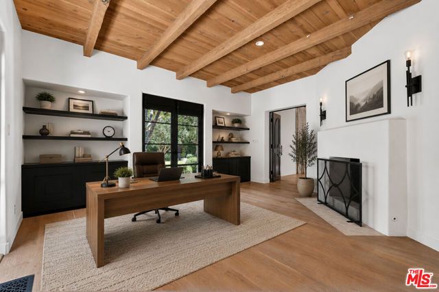 729 N Bedford Drive, Beverly Hills, CA 90210