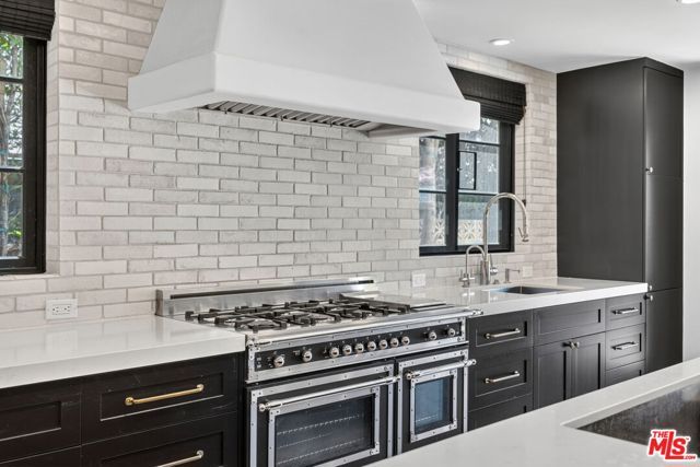729 N Bedford Drive, Beverly Hills, CA 90210