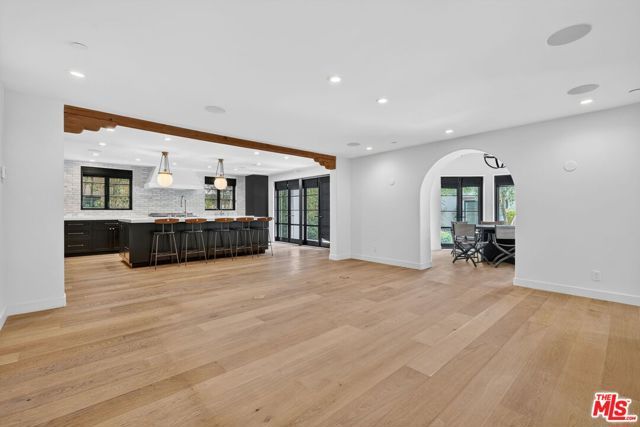 729 N Bedford Drive, Beverly Hills, CA 90210