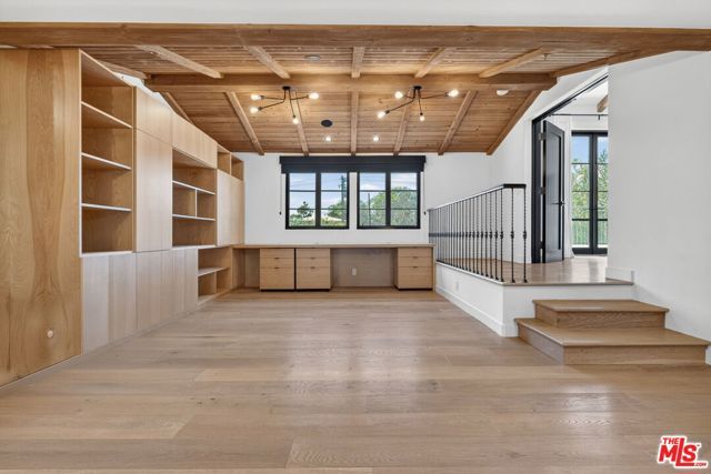 729 N Bedford Drive, Beverly Hills, CA 90210