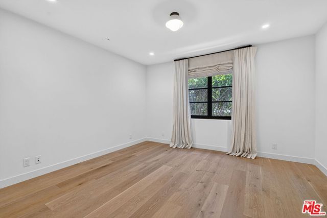 729 N Bedford Drive, Beverly Hills, CA 90210
