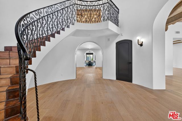 729 N Bedford Drive, Beverly Hills, CA 90210